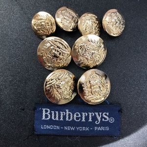 Burberry’s Buttons (8)